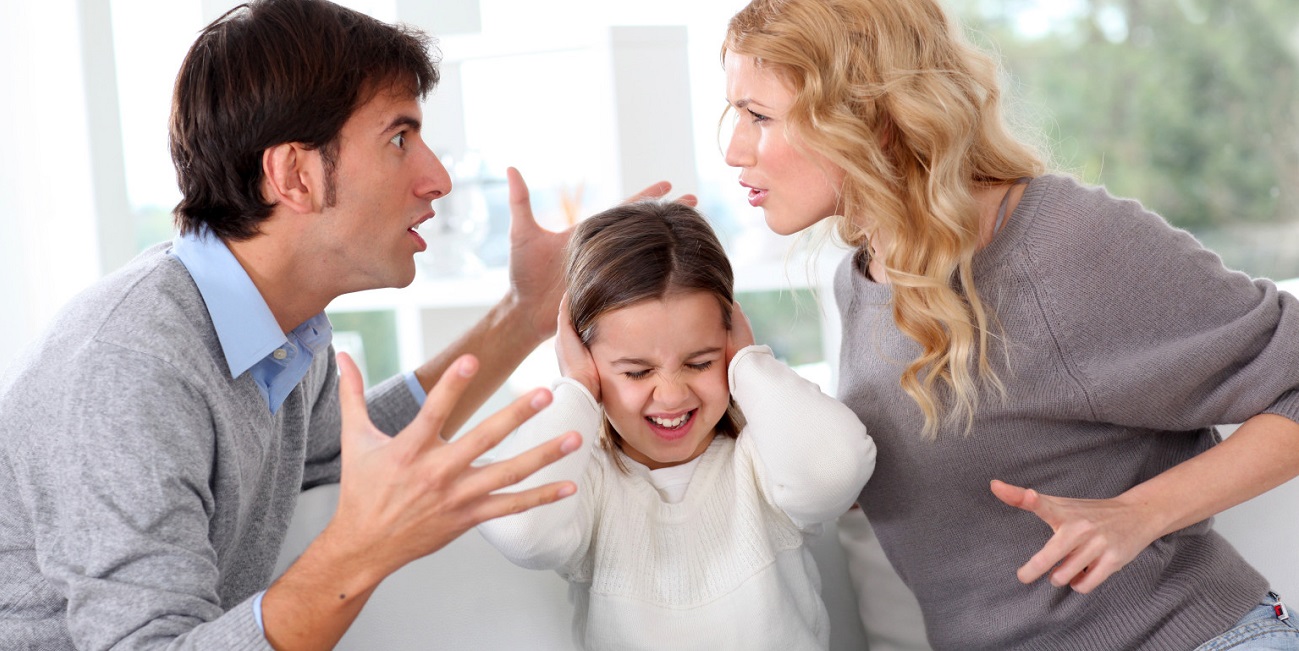 I genitori di figli adottati divorziano: cosa cambia