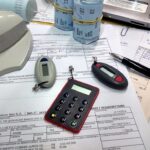 Grafico che illustra movimenti bancari sospetti monitorati dalle autorità finanziarie.