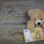 Immagine informativa sul bonus figli disabili con scadenza domanda al 31 luglio.