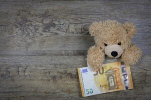 Immagine informativa sul bonus figli disabili con scadenza domanda al 31 luglio.