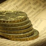 Immagine che illustra il riscatto anticipato dei buoni fruttiferi con grafica informativa su tempi e costi.