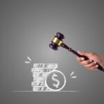 Immagine che illustra strategie legali per affrontare contenziosi bancari e tutelare i diritti dei consumatori.